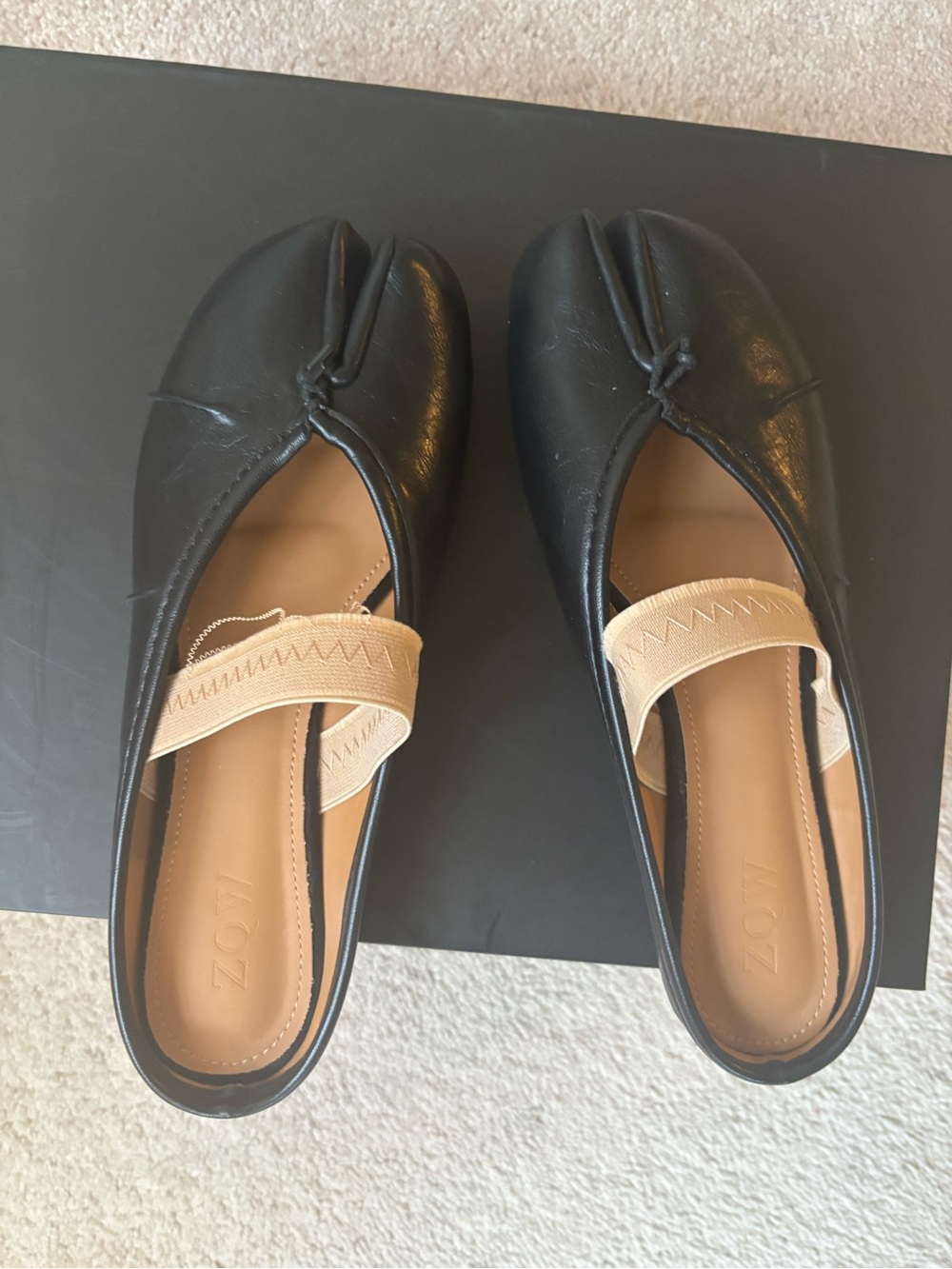 Black Leather Split-Toe Flats with Beige Elastic Strap